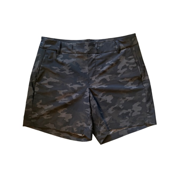 Spanx Sunshine Shorts Medium Black Camouflage 6 inch - Picture 2 of 6